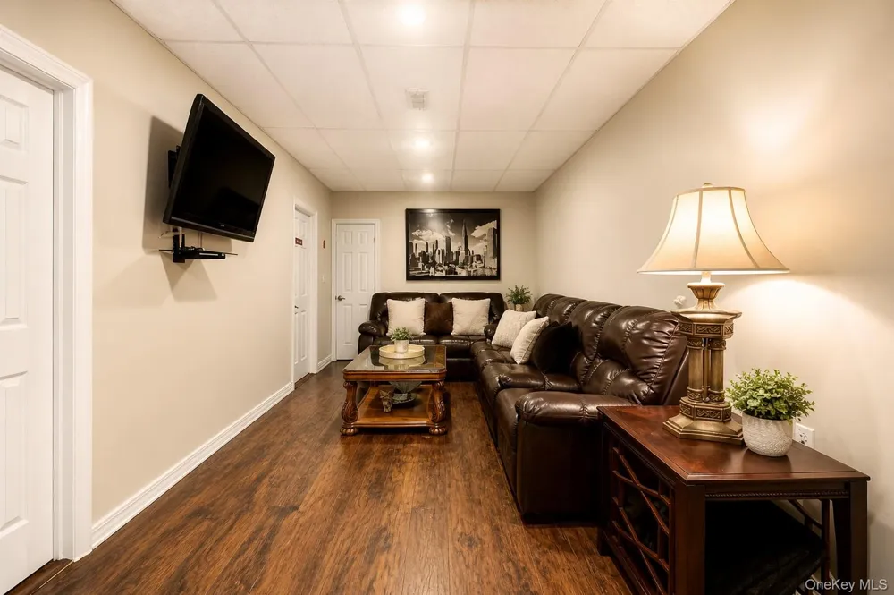 6 Inwood Place New Rochelle, NY 10801