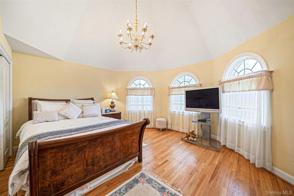 2 Deepwells Lane Saint James, NY 11780