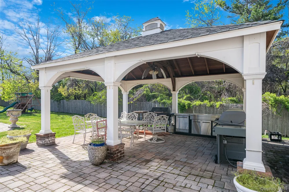 2 Deepwells Lane Saint James, NY 11780