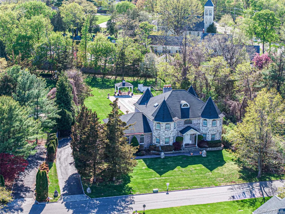 2 Deepwells Lane Saint James, NY 11780