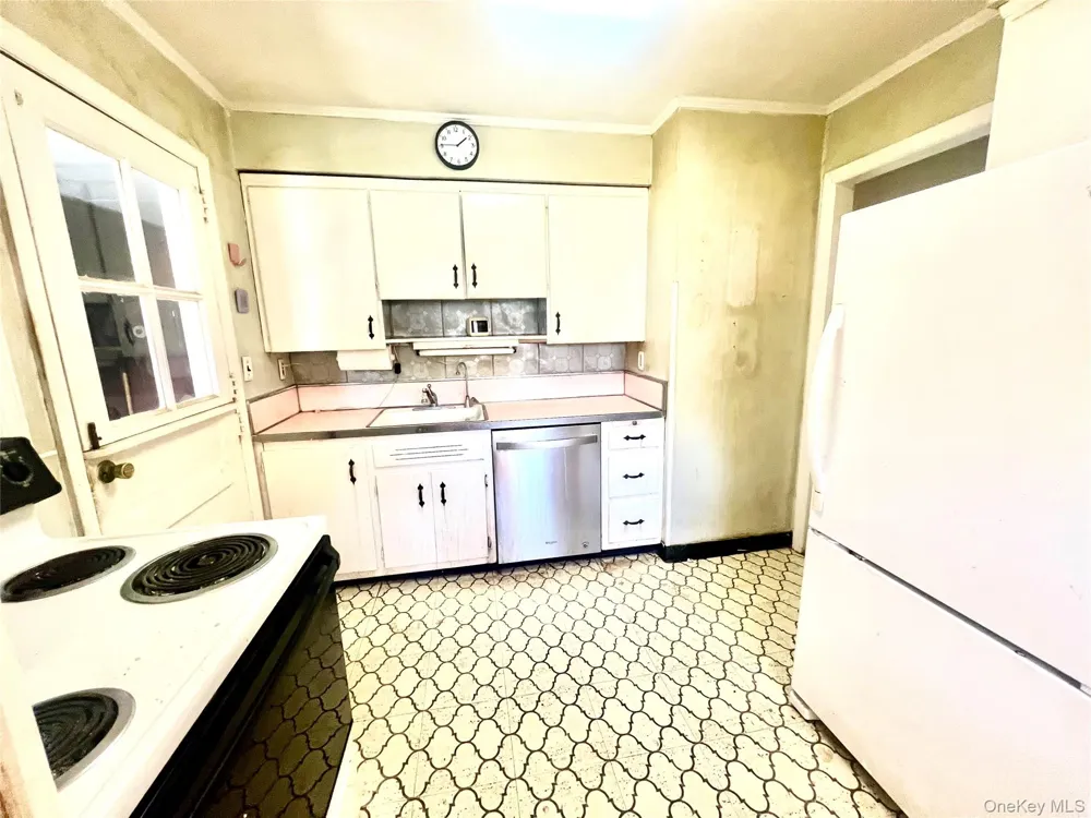 446 Howard Avenue Woodmere, NY 11598