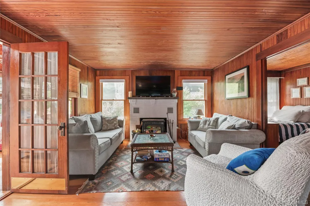 40 Bungalow Walk Ocean Beach, NY 11770