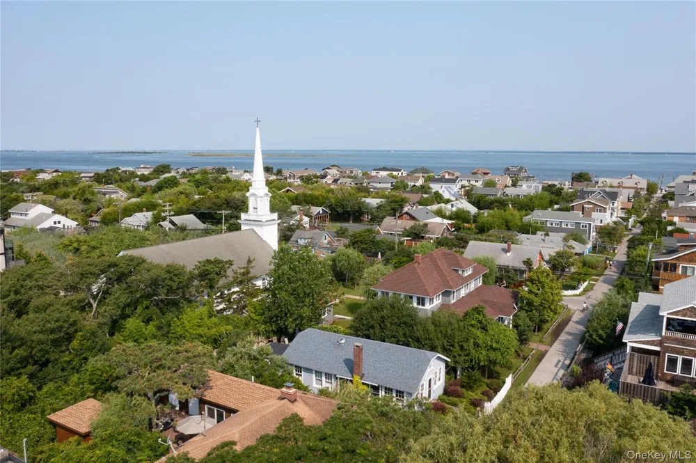 40 Bungalow Walk Ocean Beach, NY 11770