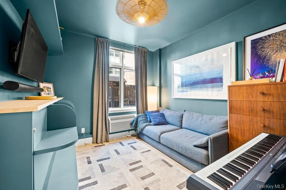 226 50th Avenue #3D Long Island City, NY 11101