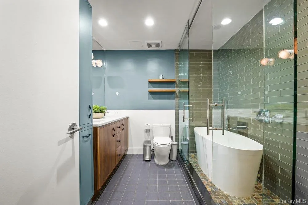 226 50th Avenue #3D Long Island City, NY 11101