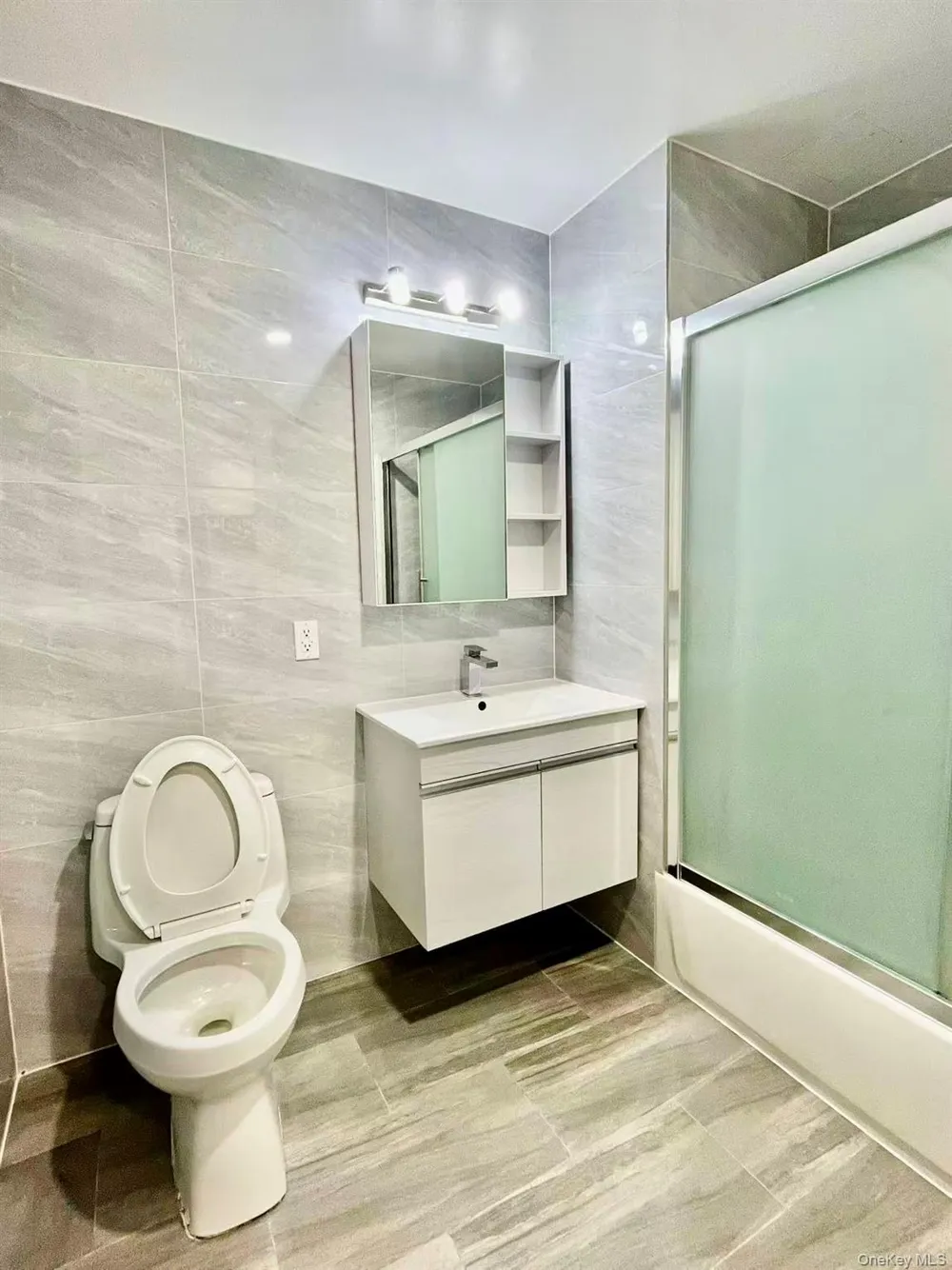 7065 Queens Boulevard #6L Woodside, NY 11377