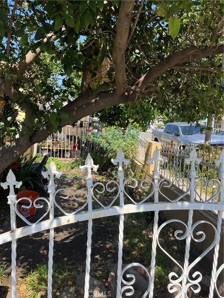 1229 E 59th Long Beach, CA 90805