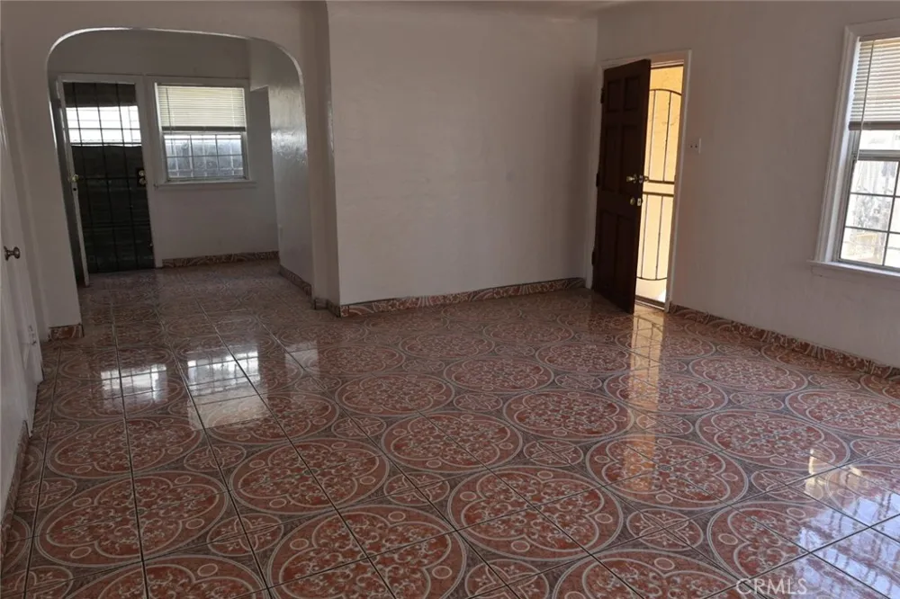 1229 E 59th Long Beach, CA 90805