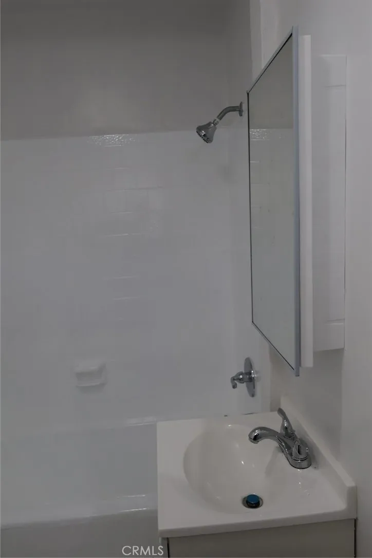 1229 E 59th Long Beach, CA 90805