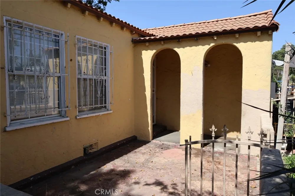 1229 E 59th Long Beach, CA 90805