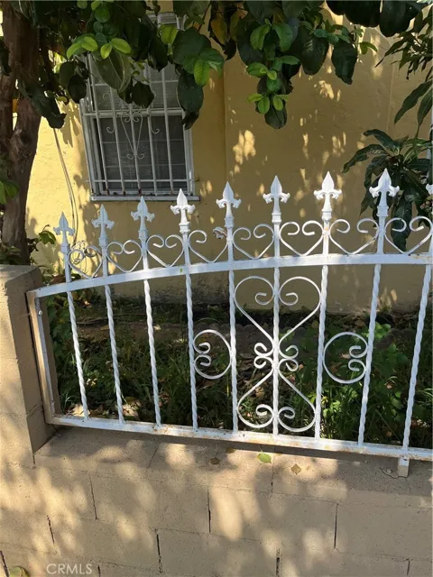 1229 E 59th