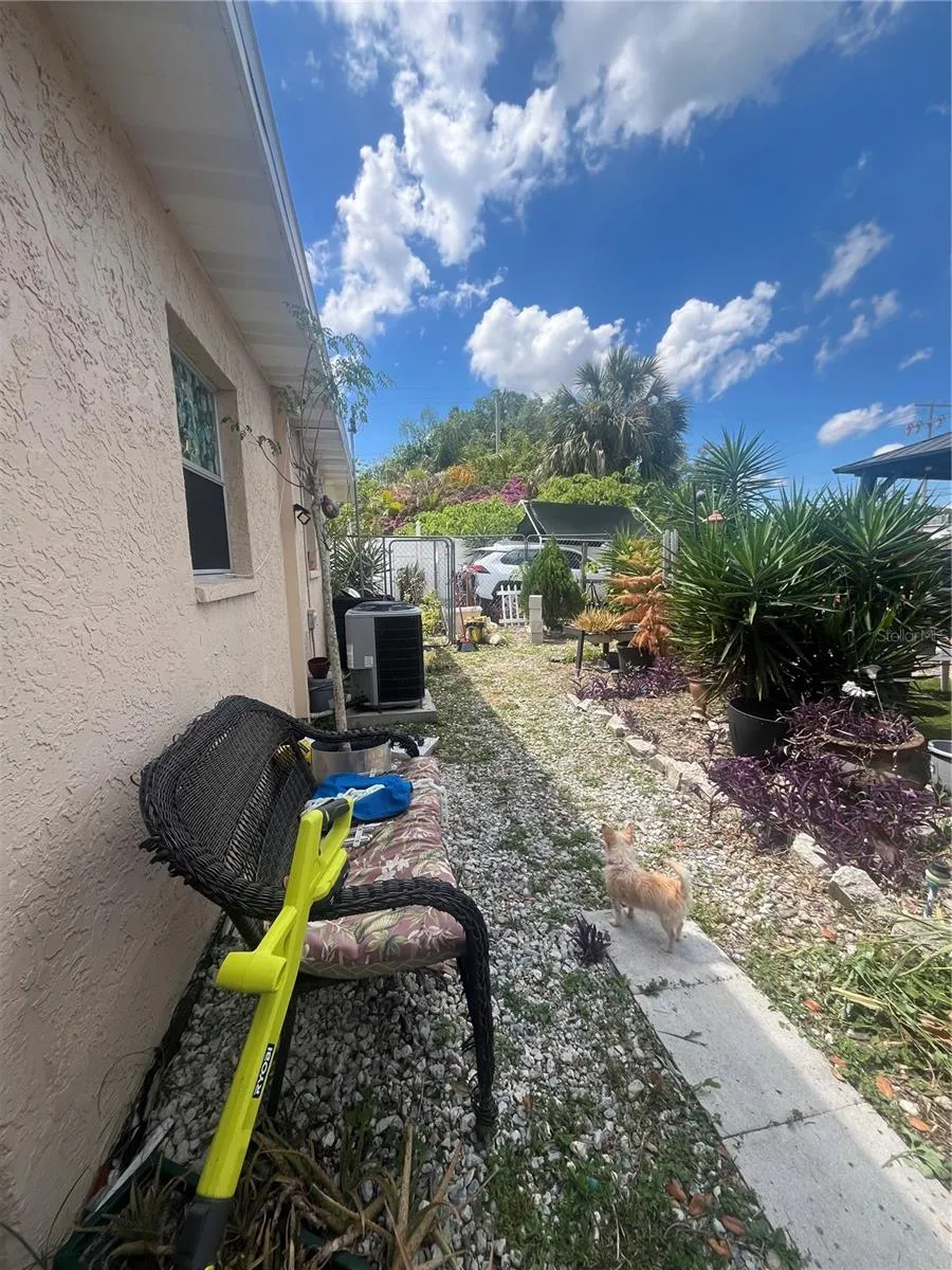 8604 BRANCH AVENUE Tampa, FL 33604