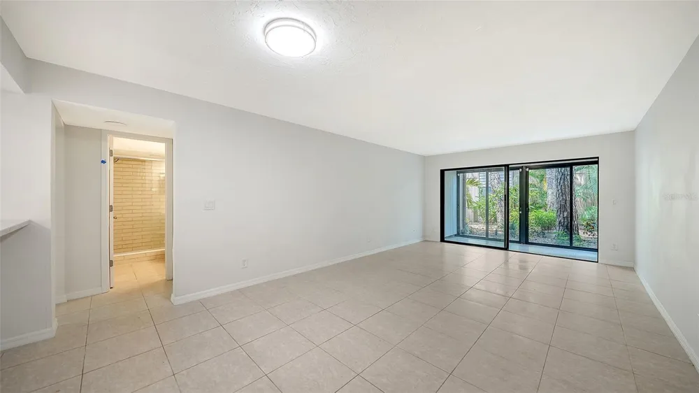 1720 GLENHOUSE DRIVE #326 Sarasota, FL 34231