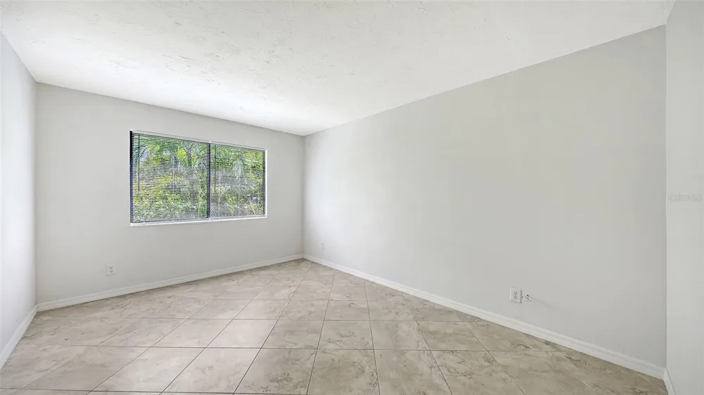 1720 GLENHOUSE DRIVE #326 Sarasota, FL 34231