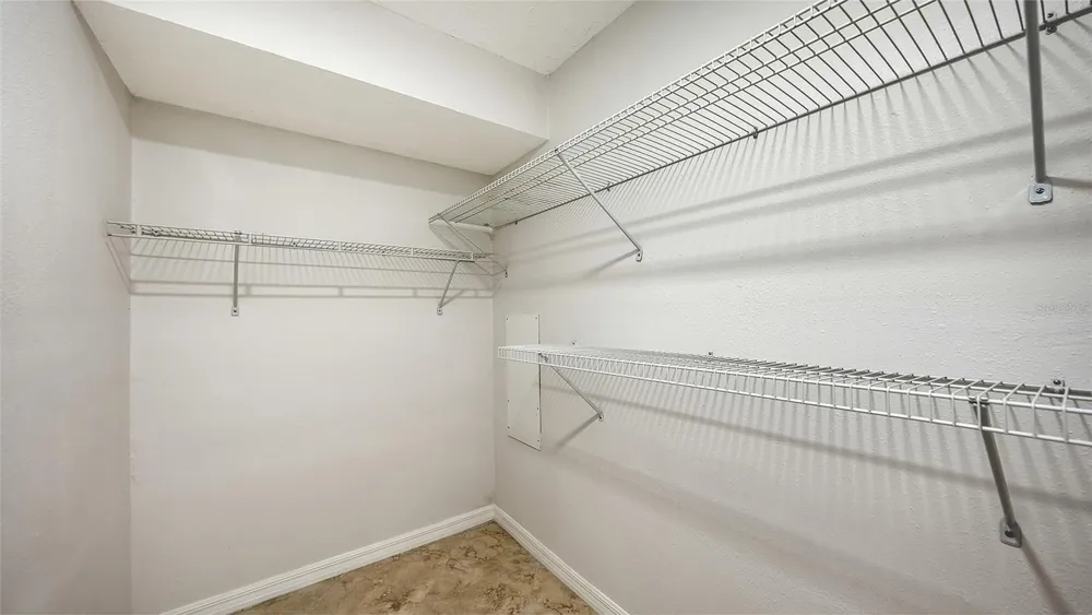 1720 GLENHOUSE DRIVE #326 Sarasota, FL 34231