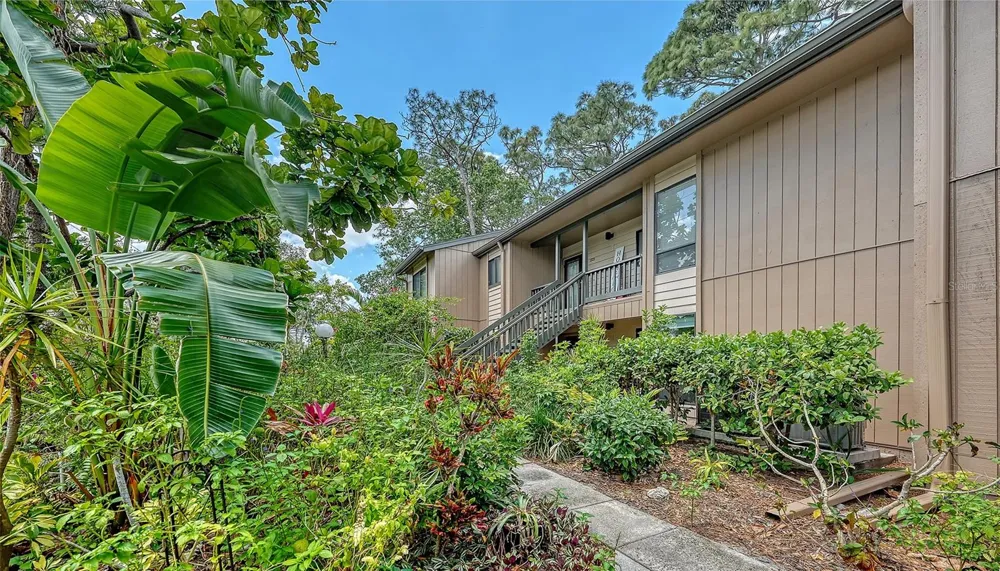 1720 GLENHOUSE DRIVE #326 Sarasota, FL 34231