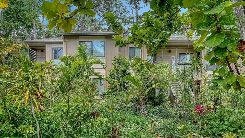1720 GLENHOUSE DRIVE #326 Sarasota, FL 34231
