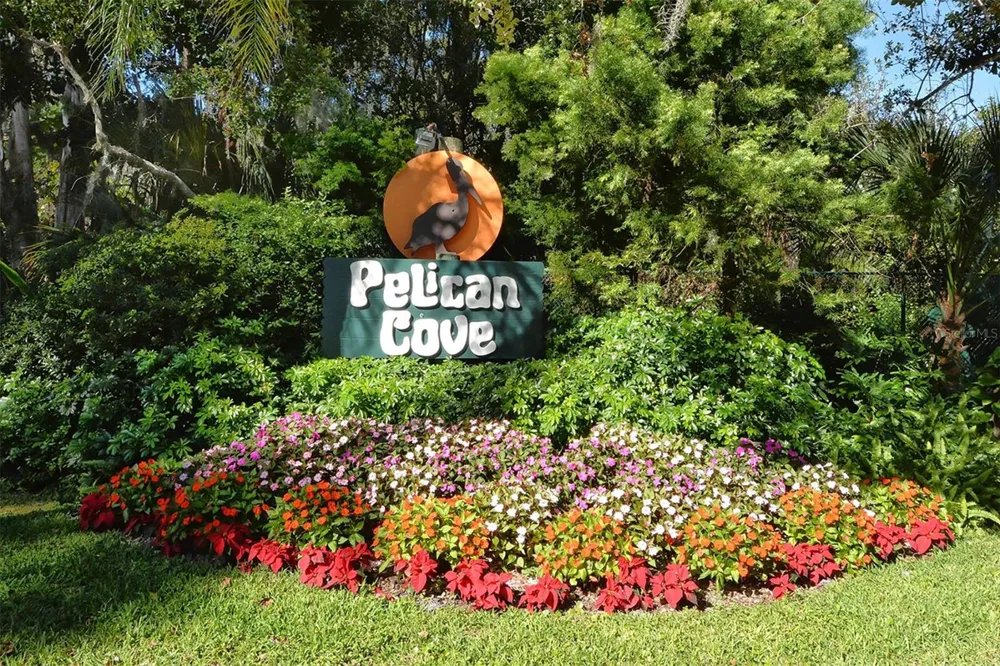 1720 GLENHOUSE DRIVE #326 Sarasota, FL 34231