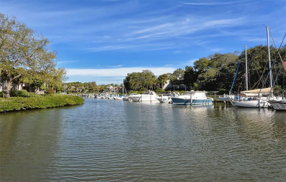 1720 GLENHOUSE DRIVE #326 Sarasota, FL 34231