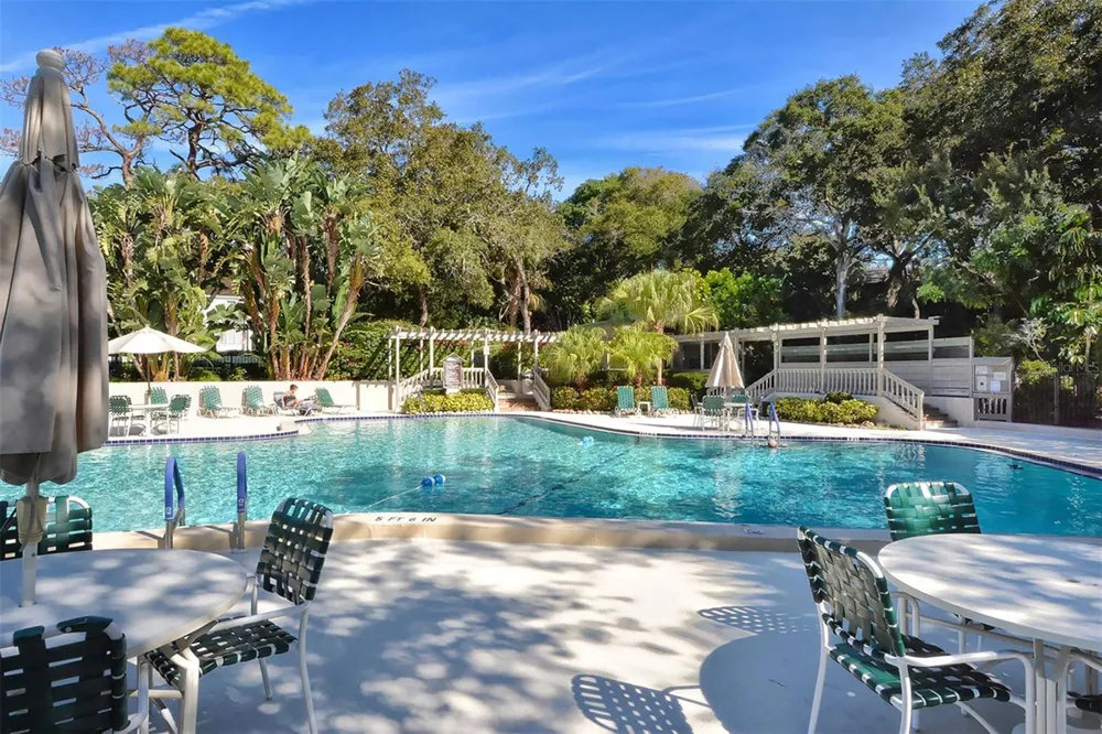 1720 GLENHOUSE DRIVE #326 Sarasota, FL 34231
