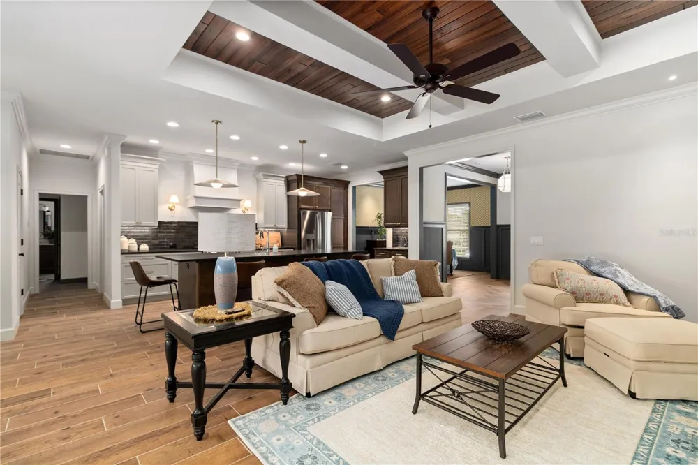 2229 COACHMAN LOOP Lakeland, FL 33812