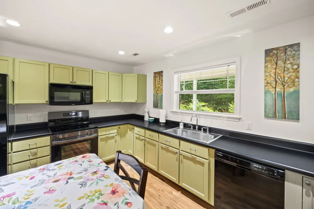 159 Honeysuckle Rd Pikeville, TN 37367