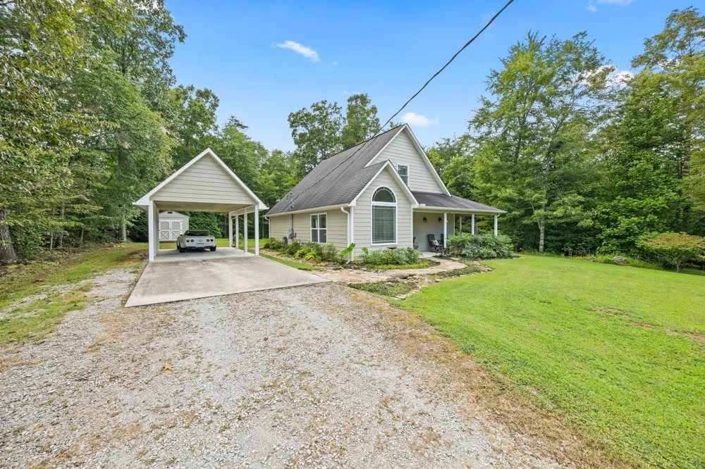 159 Honeysuckle Rd Pikeville, TN 37367