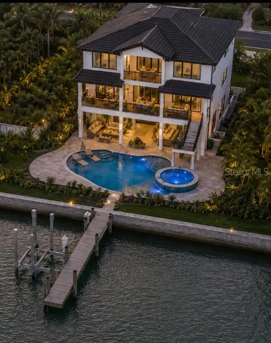 11245 9TH STREET E Treasure Island, FL 33706