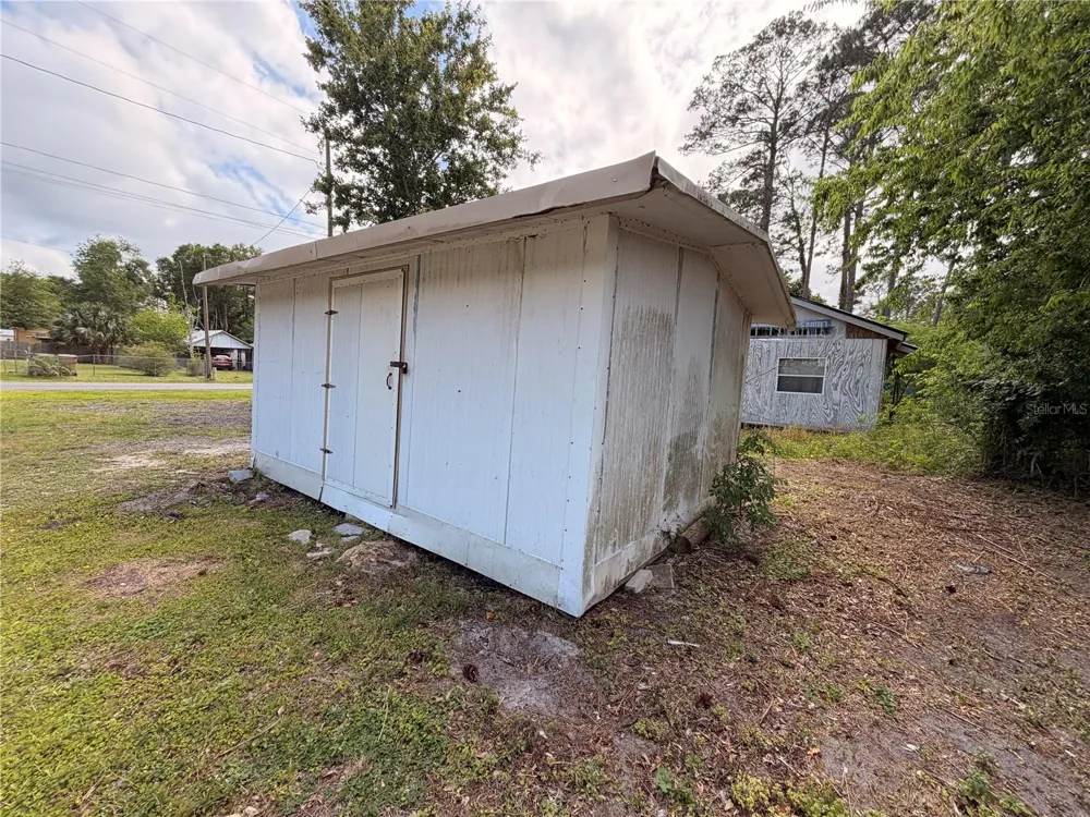 ARMADILLO ROAD Astor, FL 32102