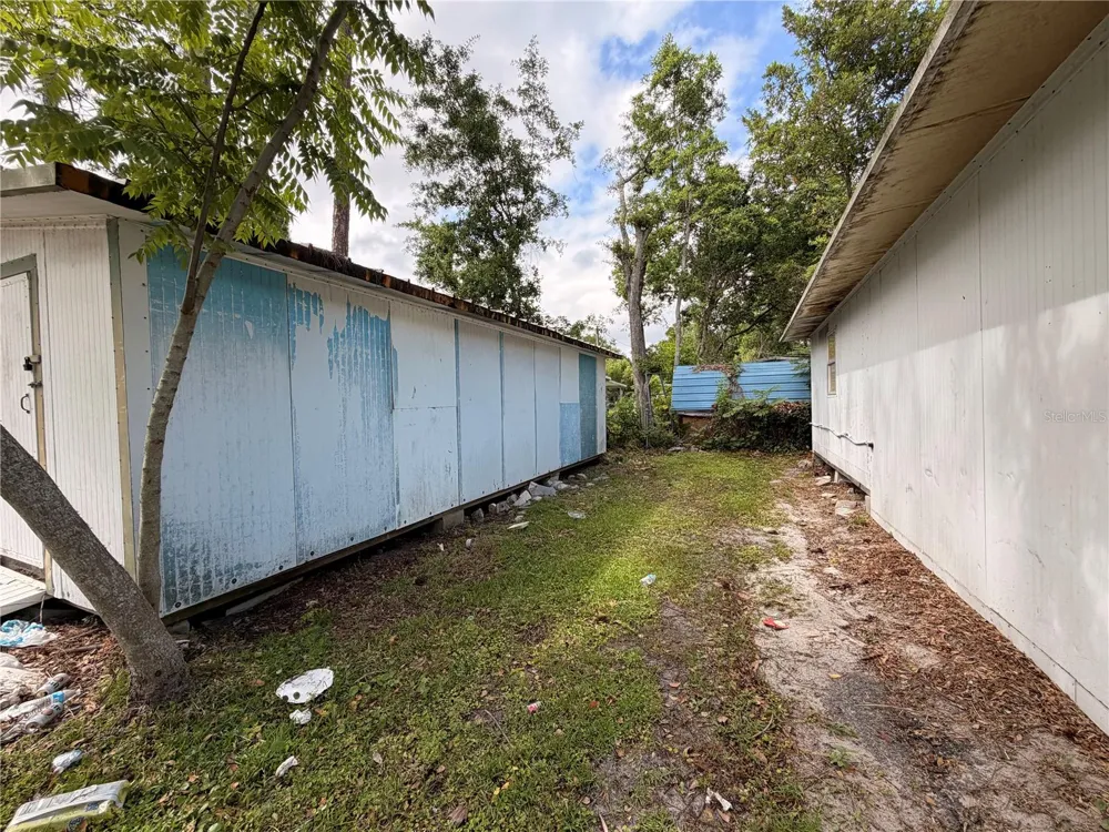ARMADILLO ROAD Astor, FL 32102
