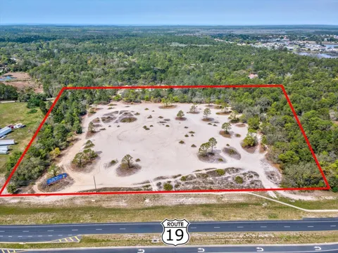 15.7 Acres COMMERCIAL WAY