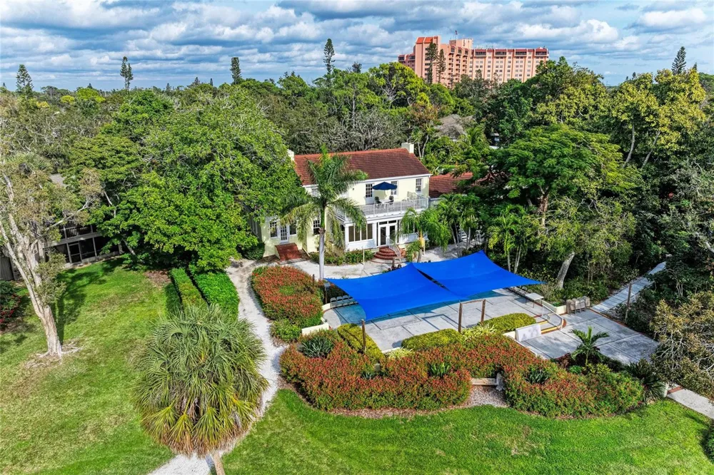 1709 CLOWER CREEK DRIVE #205 Sarasota, FL 34231