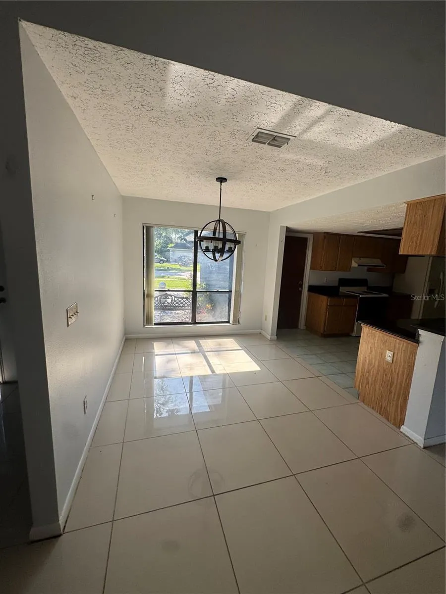 2376 WINDSOR OAKS AVENUE Lutz, FL 33549