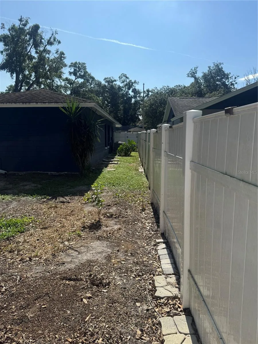 2376 WINDSOR OAKS AVENUE Lutz, FL 33549