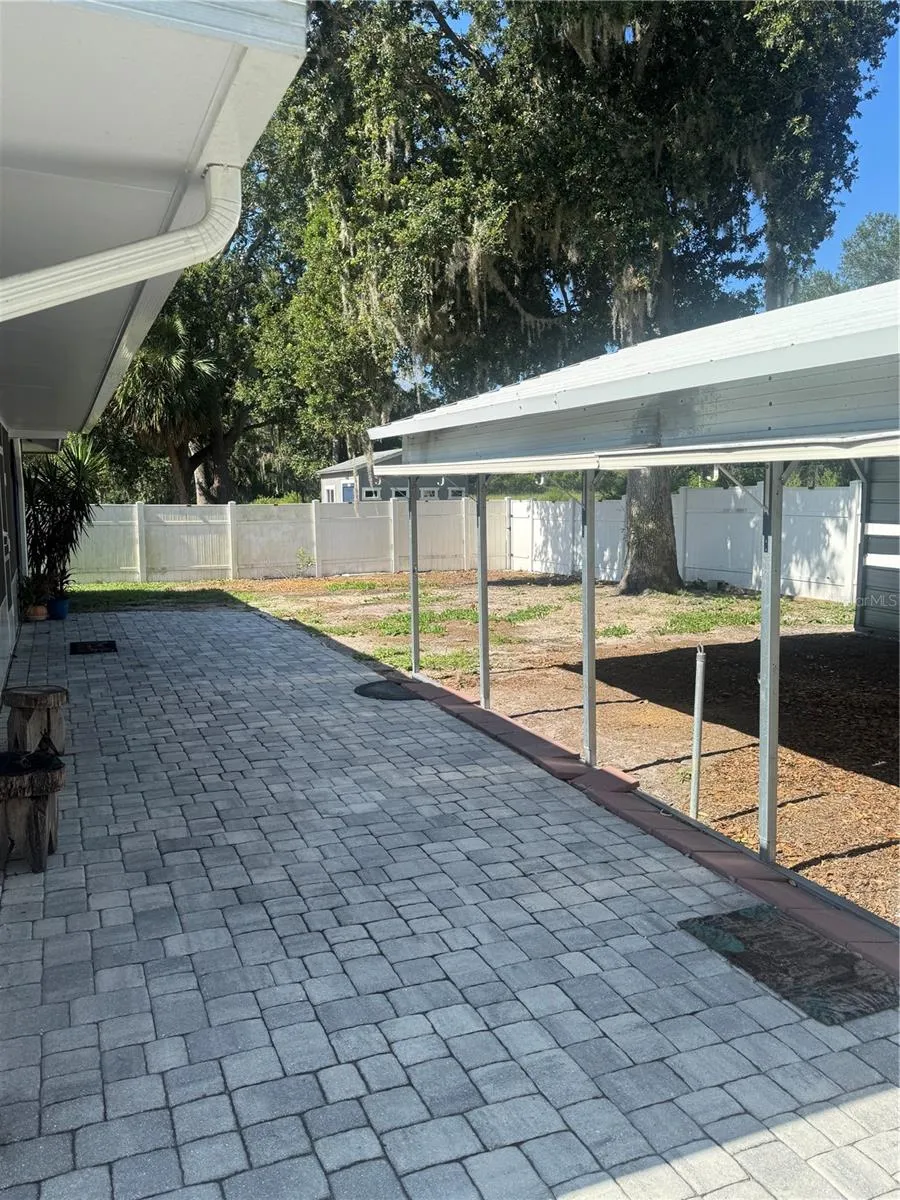 2376 WINDSOR OAKS AVENUE Lutz, FL 33549