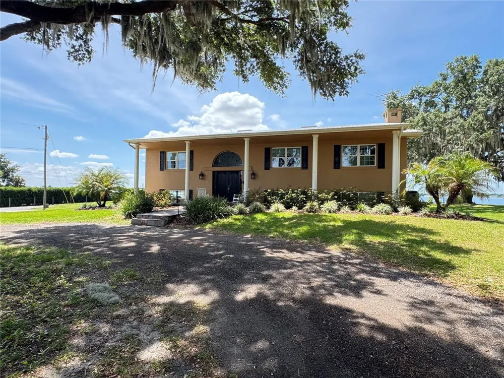 607 W STATE ROAD 630 Frostproof, FL 33843