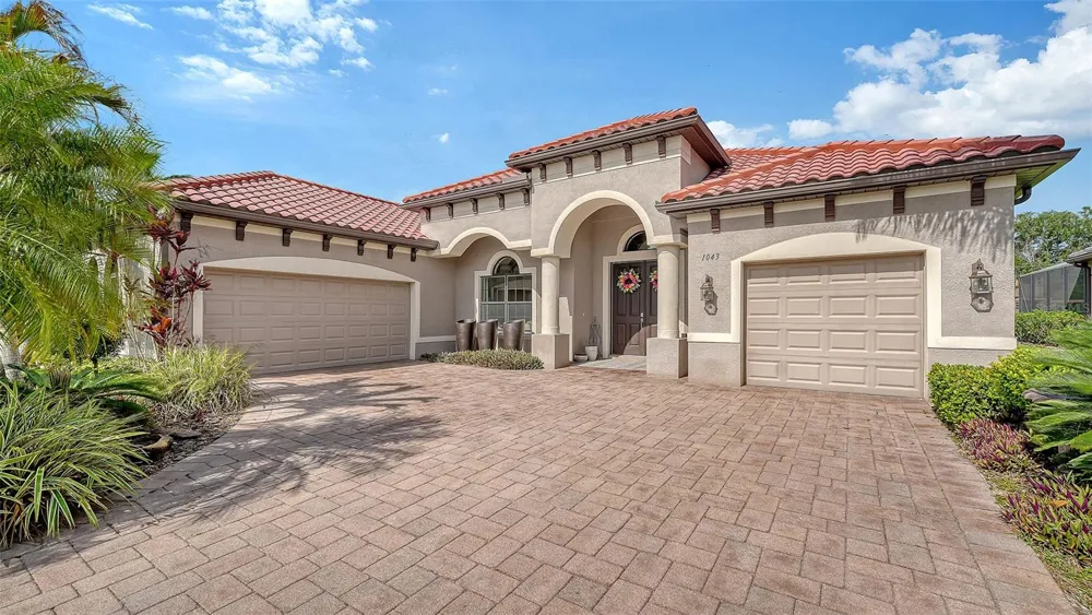 1043 145TH STREET CIRCLE NE Bradenton, FL 34212