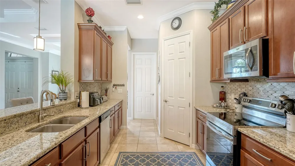 1043 145TH STREET CIRCLE NE Bradenton, FL 34212