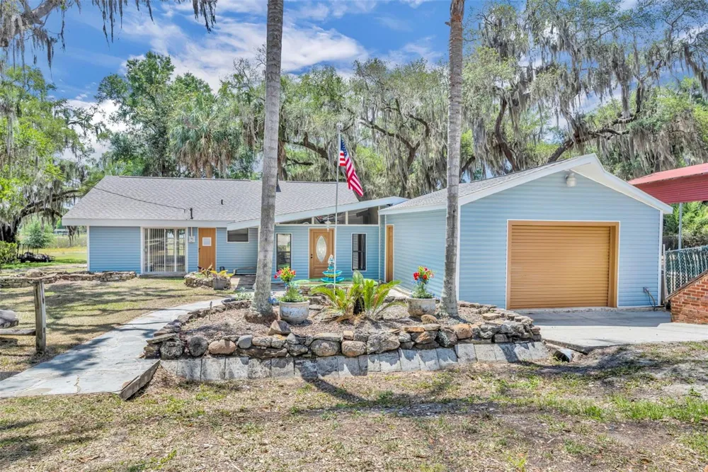 13450 SE 105TH TERRACE Ocklawaha, FL 32179