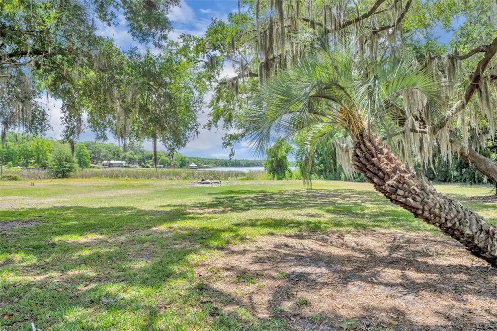 13450 SE 105TH TERRACE Ocklawaha, FL 32179