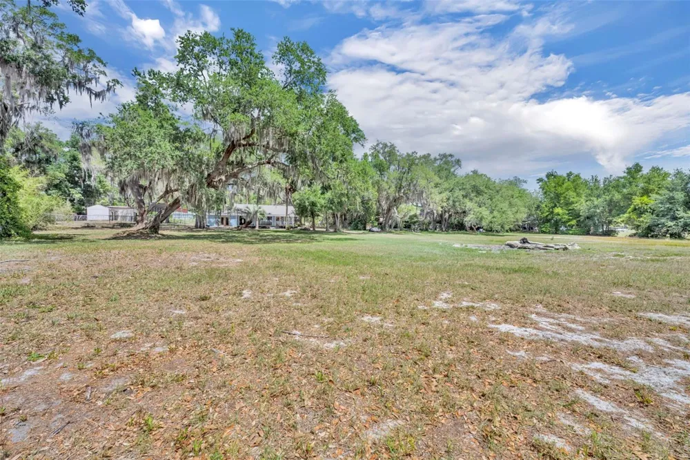 13450 SE 105TH TERRACE Ocklawaha, FL 32179