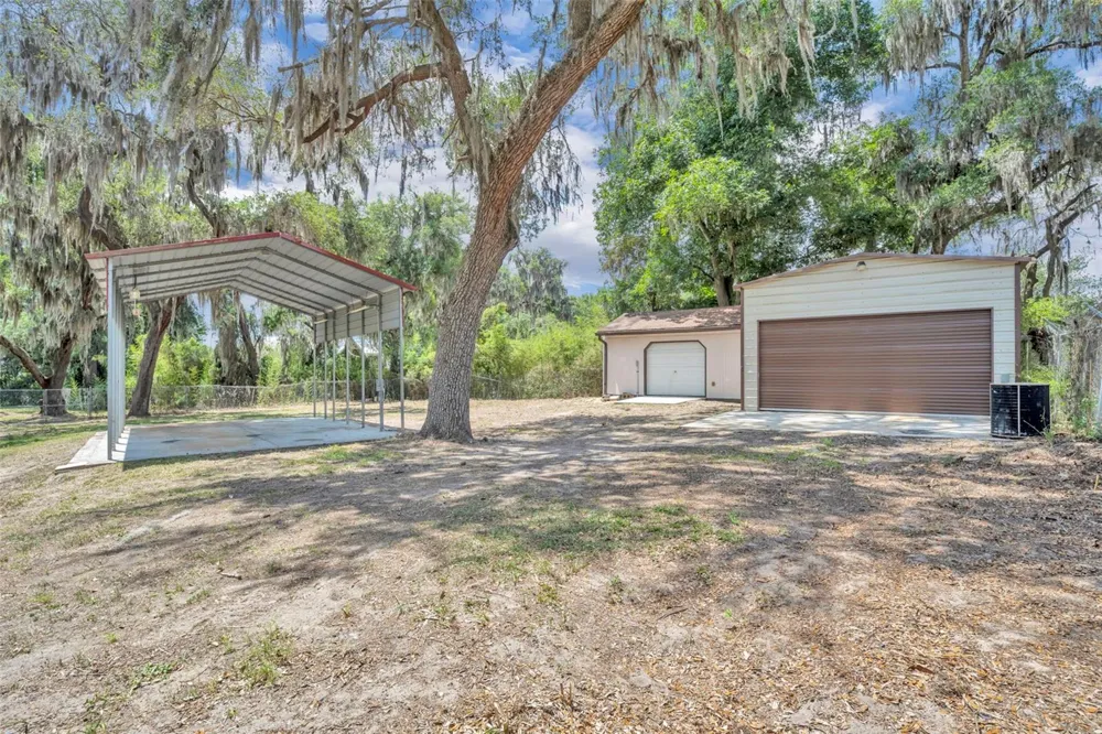 13450 SE 105TH TERRACE Ocklawaha, FL 32179