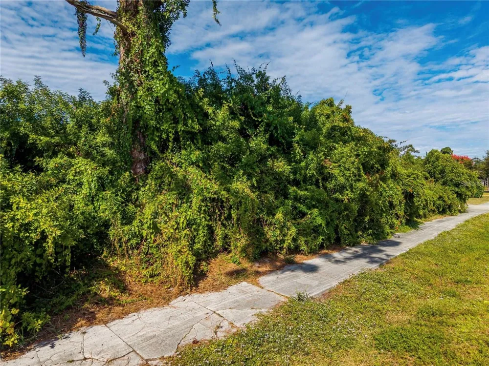 31 W SEMINOLE DRIVE Venice, FL 34293