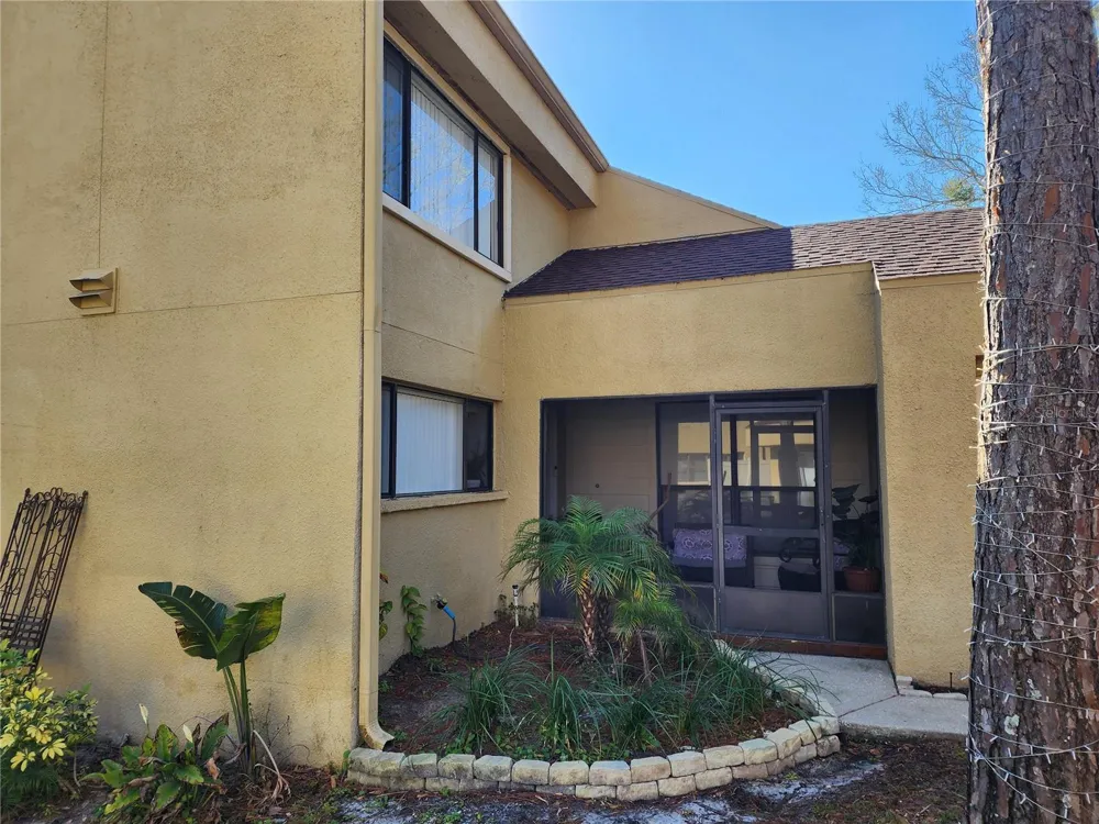 3402 ELLENWOOD LANE Tampa, FL 33618