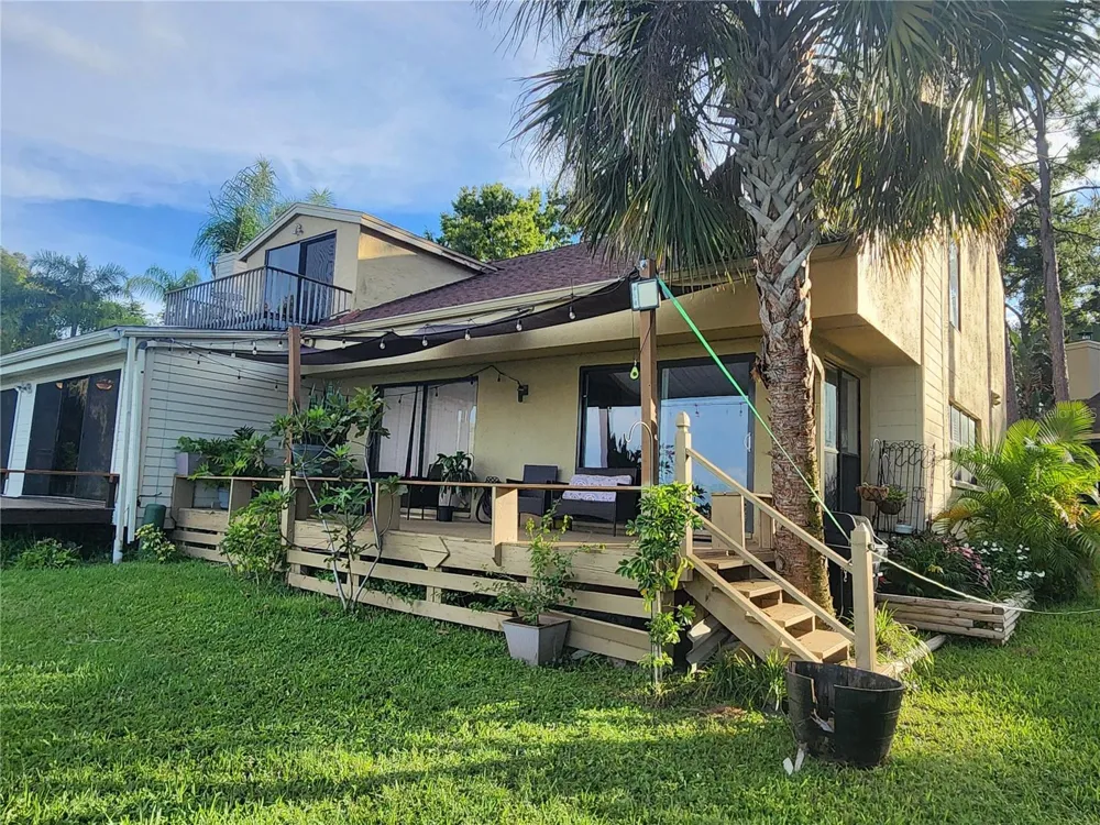 3402 ELLENWOOD LANE Tampa, FL 33618