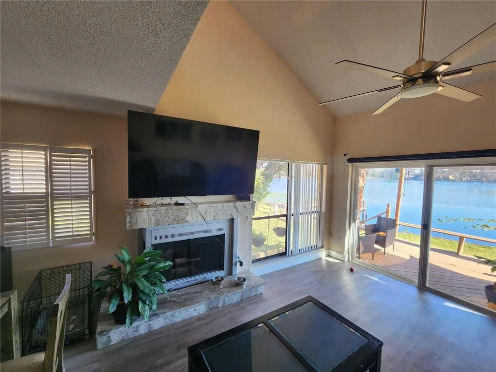 3402 ELLENWOOD LANE Tampa, FL 33618