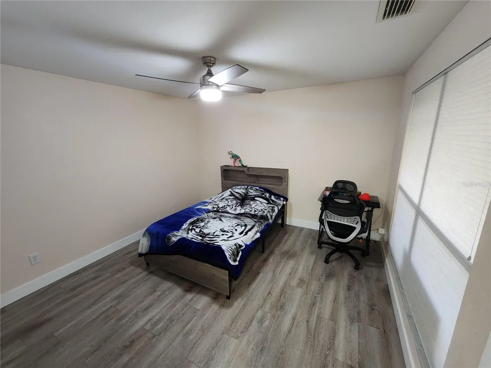 3402 ELLENWOOD LANE Tampa, FL 33618