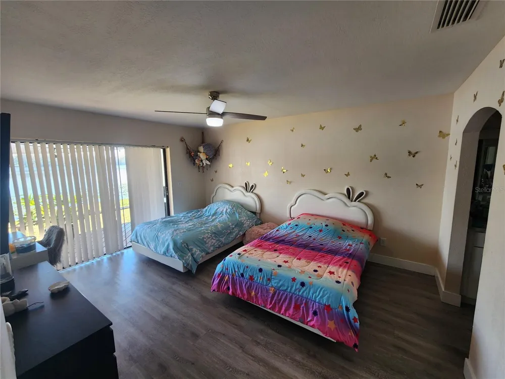 3402 ELLENWOOD LANE Tampa, FL 33618
