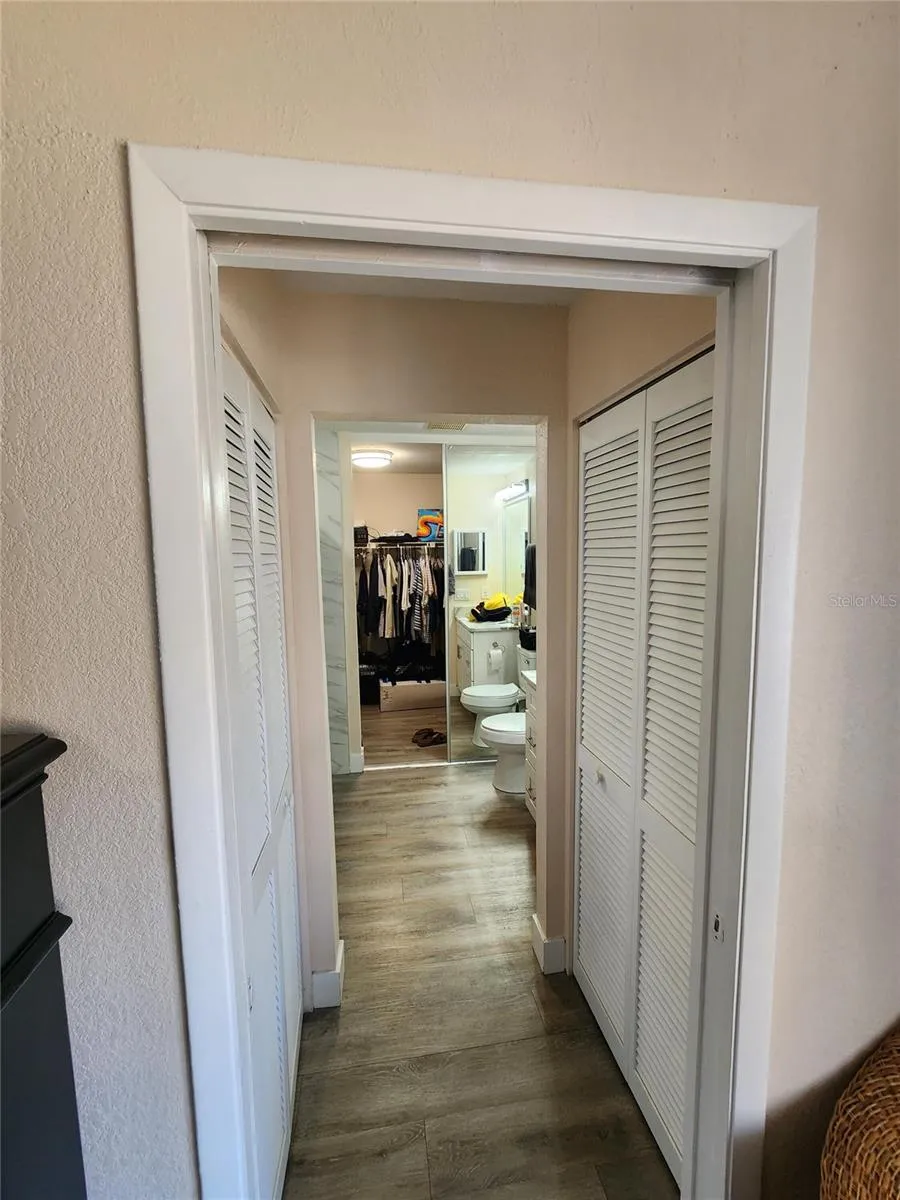 3402 ELLENWOOD LANE Tampa, FL 33618