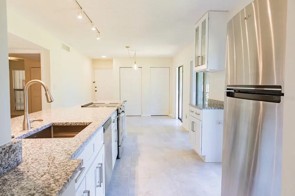 208 LAKE HOWARD DRIVE NW #104 Winter Haven, FL 33880